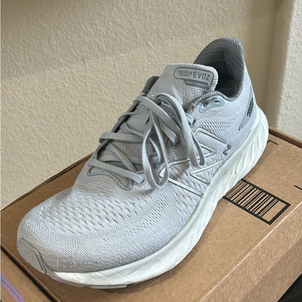 Women’s New Balance Fresh Foam EVOZ in Light Gray 12